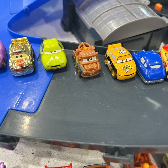 Disney Pixar Cars Motorized Super Speedway Micro Drifters Playset 2012 w/33 Cars - Picture 11 of 16